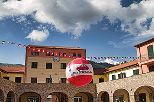 Borgata Nuova la piazza delle iscrizioni